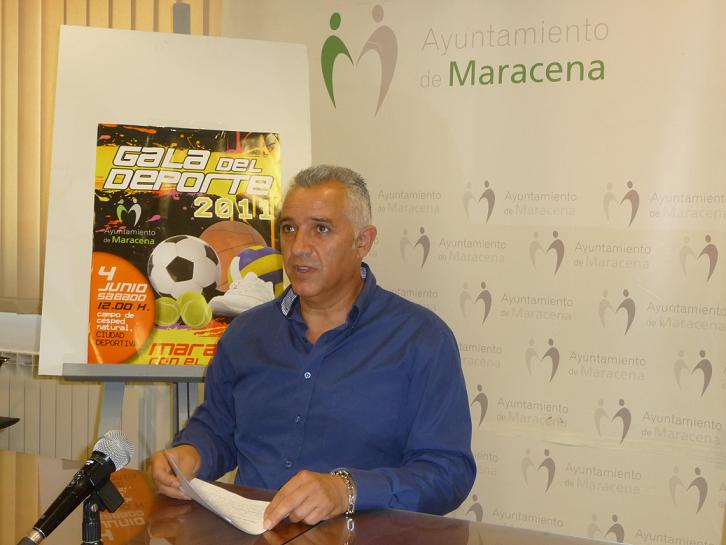 Edil de Deportes, Francisco Lorente, presentando la gala esta mañana