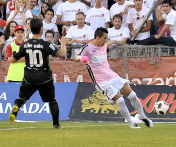 Roberto pasó cinco temporadas en el Celta de Vigo. (BALDOMERO)