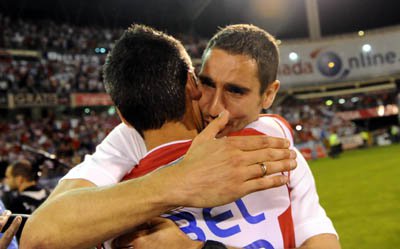 Geijo celebra junto a Abel la victoria en el partido frente al Celta. (BALDOMERO)