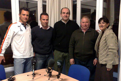 Parte del equipo de Z Sport Directo con Trifón Poch, ex técnico del CB Granada