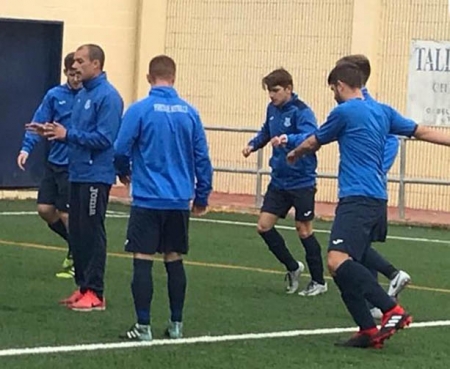 Quique García se hace cargo del primer equipo del Puerto de Motril Quique García se hace cargo del primer equipo del Puerto de Motril