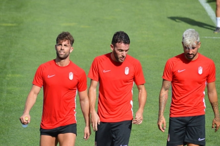 El equipo ya suda la camiseta (GRJ) El equipo ya suda la camiseta (GRJ)