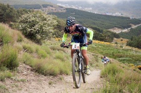 Un ciclista en pleno esfuerzo en la edición anterior (CETURSA) Un ciclista en pleno esfuerzo en la edición anterior (CETURSA)