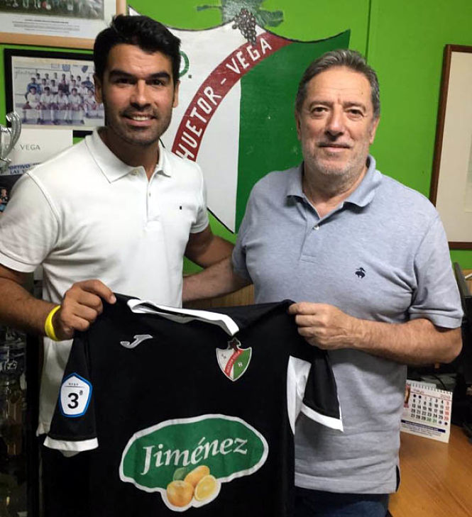 Jaime Morente seguirá en el banquillo del Huétor Vega 