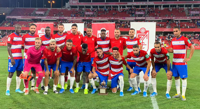 El Granada CF se proclamó campeón de su trofeo ante el Sevilla (JOSÉ VELASCO)