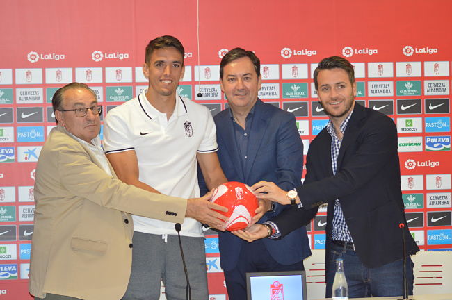 Martínez, en su presentación (GRJ)
