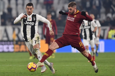 Santon podría reforzar el lateral izquierdo Santon podría reforzar el lateral izquierdo