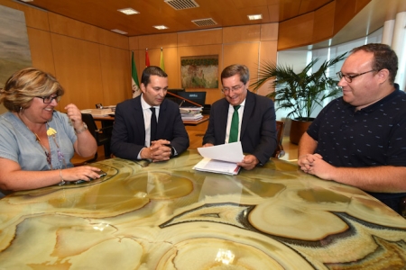 Firma del convenio en la sede de Diputación (R. MARTÍNEZ / DIPGRA) Firma del convenio en la sede de Diputación (R. MARTÍNEZ / DIPGRA)