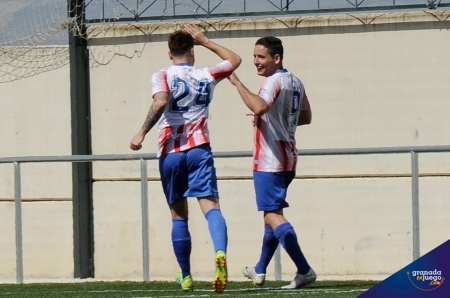 Los jugadores del Arenas celebran uno de los goles ante el Casabermeja (JOSÉ M. BALDOMERO) Los jugadores del Arenas celebran uno de los goles ante el Casabermeja (JOSÉ M. BALDOMERO)