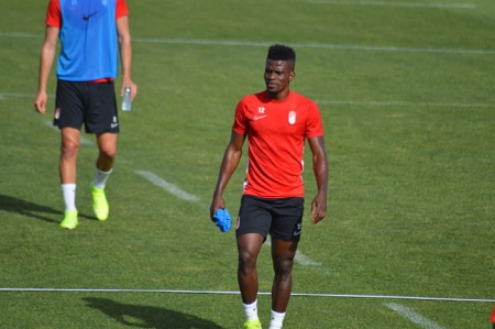Azeez, convocado por Nigeria (GRJ) Azeez, convocado por Nigeria (GRJ)