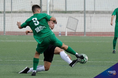 Los atarfeños reciben al Guadix CF en el derbi de la jornada (JOSÉ M. BALDOMERO) Los atarfeños reciben al Guadix CF en el derbi de la jornada (JOSÉ M. BALDOMERO)