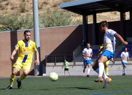 El Huétor Tájar empató ante el Real Jaén (MIGUEL JAIMEZ / ARCHIVO) El Huétor Tájar empató ante el Real Jaén (MIGUEL JAIMEZ / ARCHIVO)