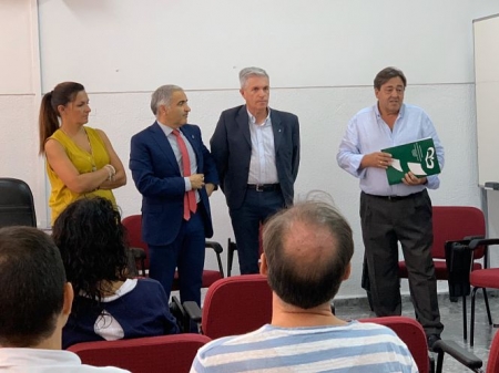 Antonio Jesús Castillo y José Manuel Molina Maza ha presentado la iniciativa (JUNTA) 