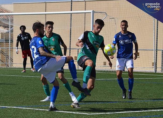 El Huétor Vega quiere conseguir su primera victoria (J. PALMA)