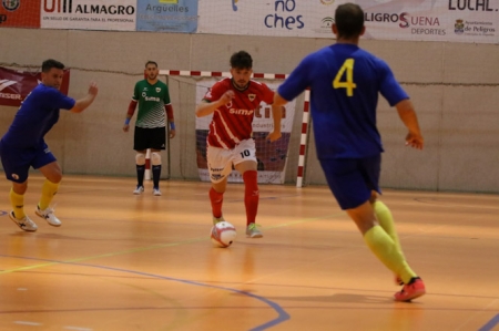 Motos hizo los dos goles del Sima Peligros (PFS) Motos hizo los dos goles del Sima Peligros (PFS)