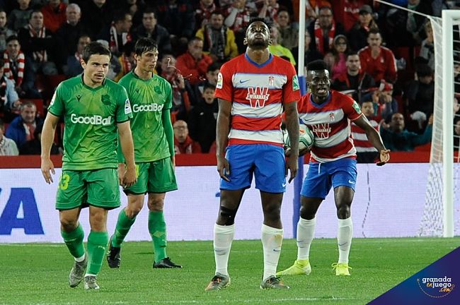 Eteki resopla tras encajar el segundo tanto ante la Real Sociedad (BALDOMERO)