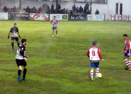 El Loja frenó su racha ante el Torredonjimeno (PACO CASTILLO) El Loja frenó su racha ante el Torredonjimeno (PACO CASTILLO)