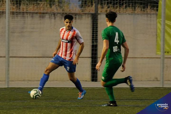El Arenas igualó en el derbi ante el Guadix (ARCHIVO)
