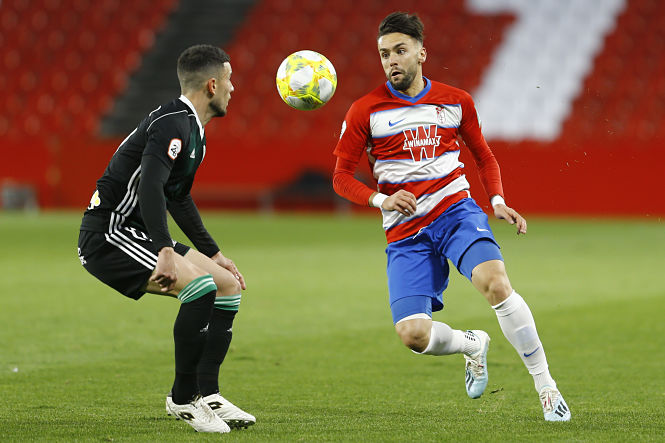 El Recreativo mejoró su imagen (GRANADA CF)