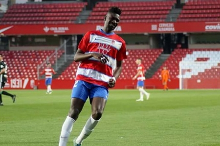 Nuha Marong quiere resolver los problemas con el gol del filial (JOSÉ VELASCO) Nuha Marong quiere resolver los problemas con el gol del filial (JOSÉ VELASCO)