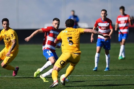 El Recreativo sigue gafado en casa (GRANADA CF) El Recreativo sigue gafado en casa (GRANADA CF)