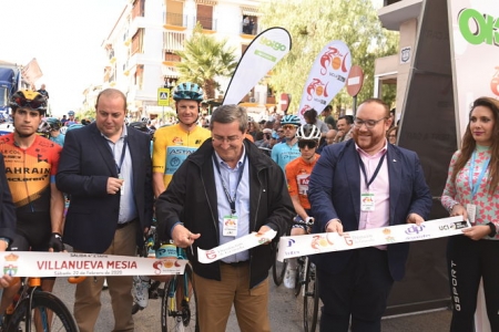José Entrena ha dado la salida a la etapa (M. MUÑOZ / DIPGRA) José Entrena ha dado la salida a la etapa (M. MUÑOZ / DIPGRA)