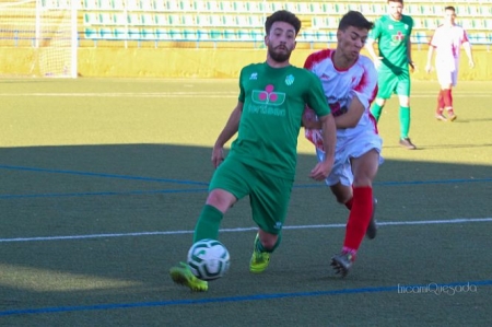 Guadix y Atarfe disputaron un intenso derbi (ENCARNI QUESADA) Guadix y Atarfe disputaron un intenso derbi (ENCARNI QUESADA)