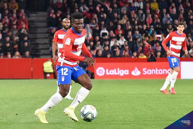 Ramón Azeez salió en la segunda mitad (JOSÉ M. BALDOMERO) 
