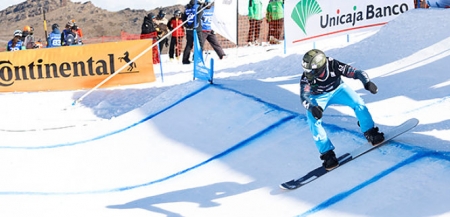 Regino Hernández en la salida de la pista de snowboard cross de Sierra Nevada (CETURSA) Regino Hernández en la salida de la pista de snowboard cross de Sierra Nevada (CETURSA)