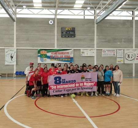 Participantes en el Torneo de Fútbol Sala por la igualdad (AYTO. CÚLLAR VEGA) Participantes en el Torneo de Fútbol Sala por la igualdad (AYTO. CÚLLAR VEGA)