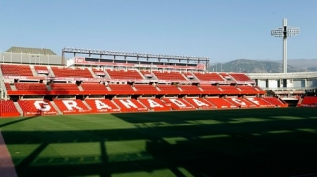 El nuevo aspecto de la grada de Los Cármenes 