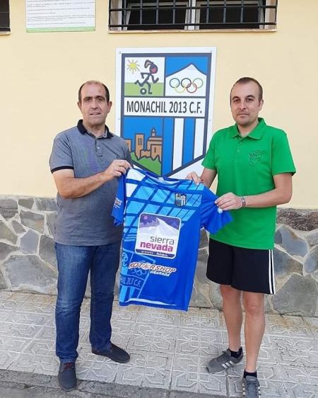 César León en su presentación como entrenador del Monachil César León en su presentación como entrenador del Monachil