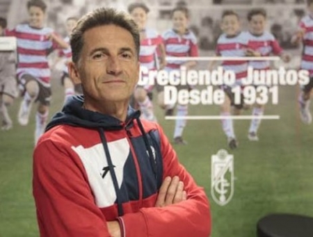 Luis Fradua seguirá siendo el director del fútbol formativo del Granada CF (MUNDOFUTBOLBASE.ES) Luis Fradua seguirá siendo el director del fútbol formativo del Granada CF (MUNDOFUTBOLBASE.ES)