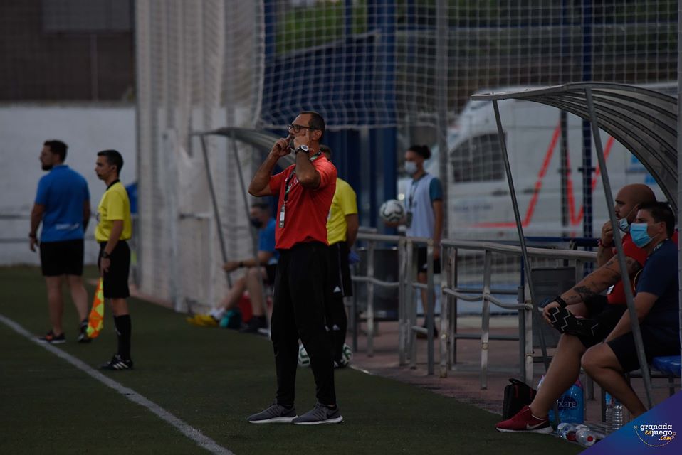 Juan Carlos Añón, durante el encuentro ante el Churriana (JOSÉ M. BALDOMERO)