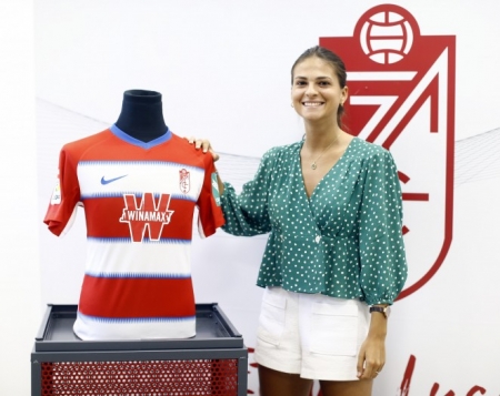 Laura Pérez seguirá vistiendo la elástica rojiblanca la próxima campaña (GRANADA CF) Laura Pérez seguirá vistiendo la elástica rojiblanca la próxima campaña (GRANADA CF)