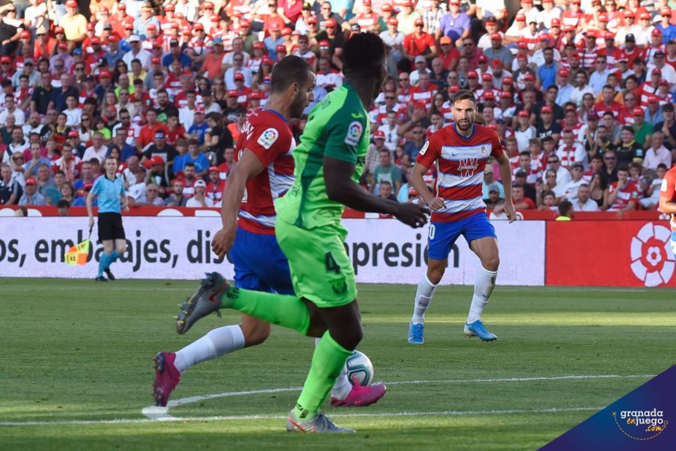 Puertas, al fondo, justo antes de anotar el tanto que dio la victoria ante el Leganés (GEJ)