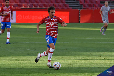 Luis Milla se estrenó como jugador y goleador de Primera ante el Athletic (JOSÉ M. BALDOMERO)