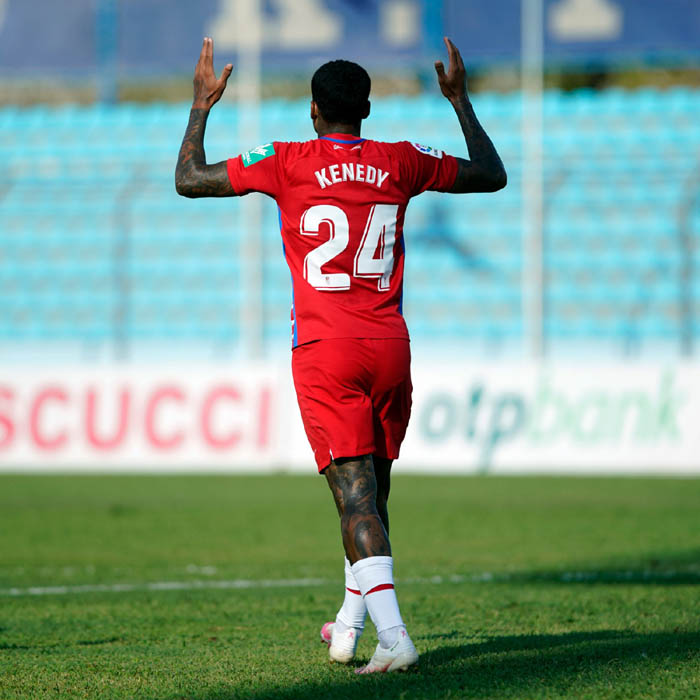 Robert Kenedy se estrenó como goleador rojiblanco en tierras alanesas (GRANADA CF)