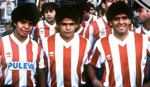 Los tres hermanos Maradona, en aquel partido de 1987 ante el Malmö (GCF)