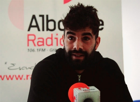 Jorge Moreno, en los estudios de `Radio Albolote´ Jorge Moreno, en los estudios de `Radio Albolote´