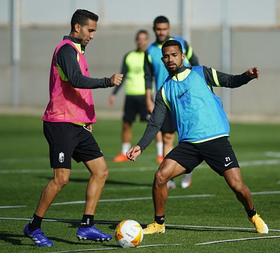 Montoro y Yangel Herrera, durante el entrenamiento de esta mañana (PEPE VILLOSLADA / GCF) Montoro y Yangel Herrera, durante el entrenamiento de esta mañana (PEPE VILLOSLADA / GCF)
