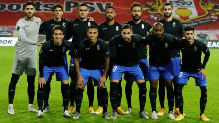 Once inicial del Granada en el encuentro ante el PSV (GCF)