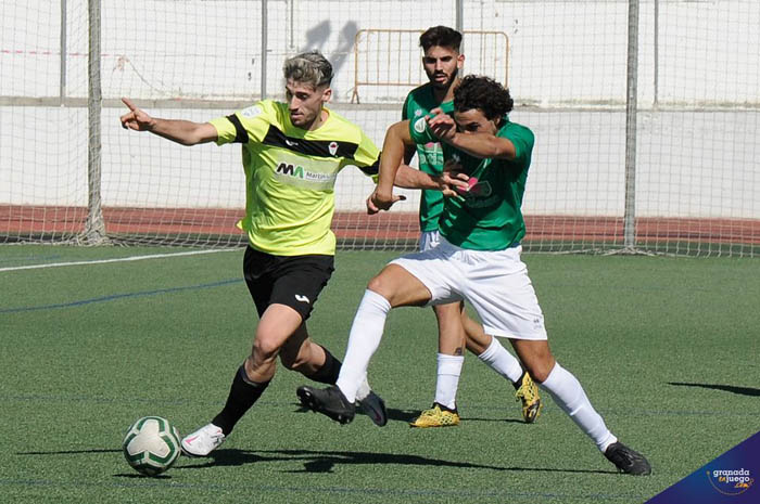 El Céltic CF recibe al Vandalia de Peligros en el `Antonio Ballesteros` de Pulianas (JOSÉ M. BALDOMERO)