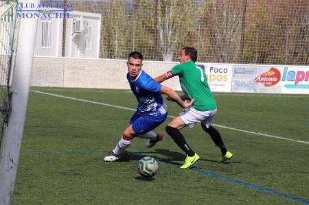 El Atlético Monachil sufrió ante el Iznalloz (MANU LÓPEZ / ATLÉTICO MONACHIL) El Atlético Monachil sufrió ante el Iznalloz (MANU LÓPEZ / ATLÉTICO MONACHIL)