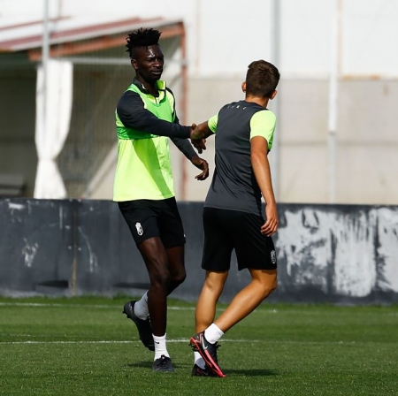 Nuha Marong e Isma Ruiz apuntan a la titularidad (GRANADA CF) Nuha Marong e Isma Ruiz apuntan a la titularidad (GRANADA CF)
