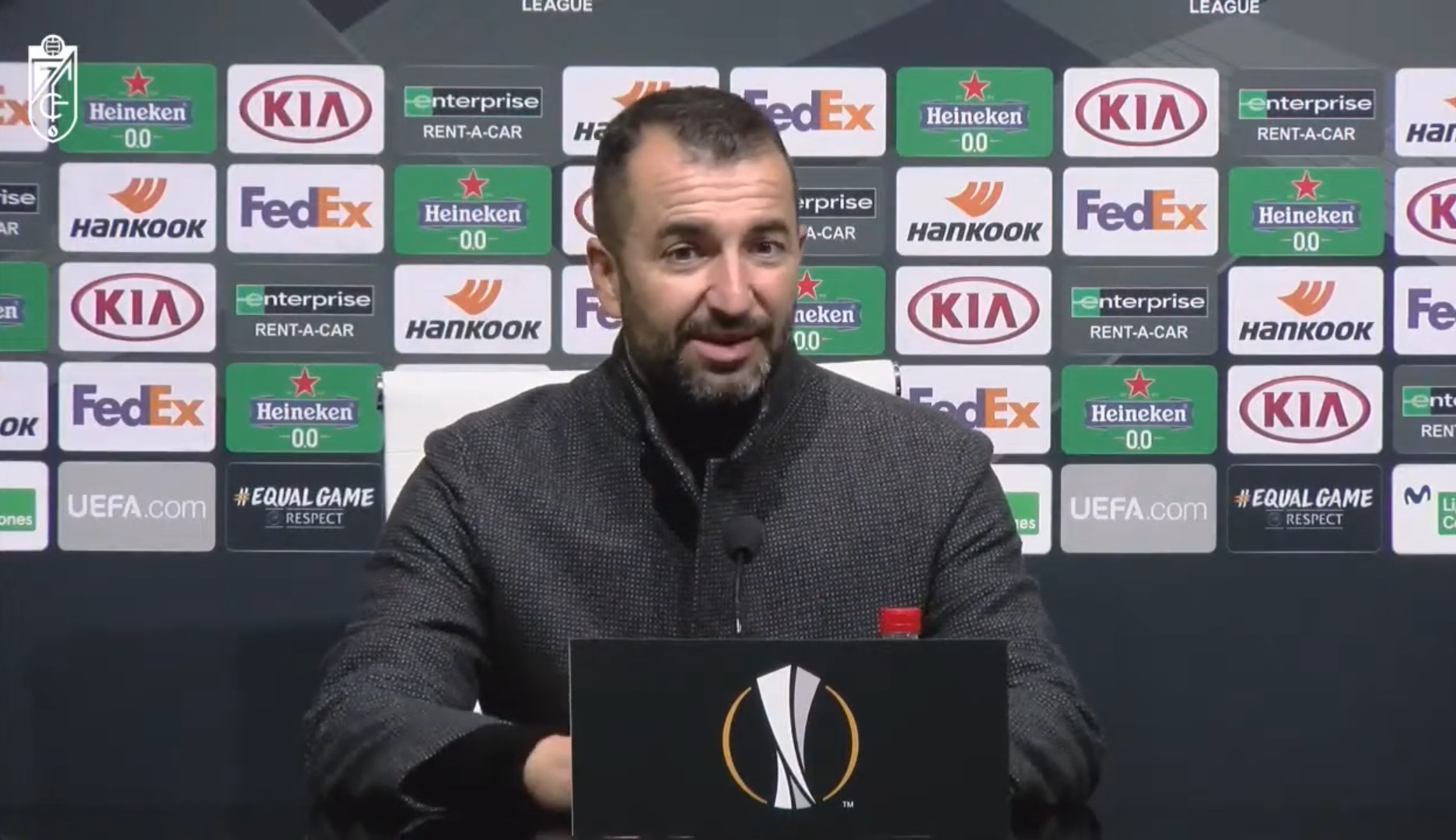 Diego Martínez, durante la rueda de prensa posterior al encuentro ante el PSV (GCF TV)