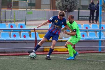 Andrés hizo los dos goles del Vandalia (ENCARNI QUESADA) Andrés hizo los dos goles del Vandalia (ENCARNI QUESADA)