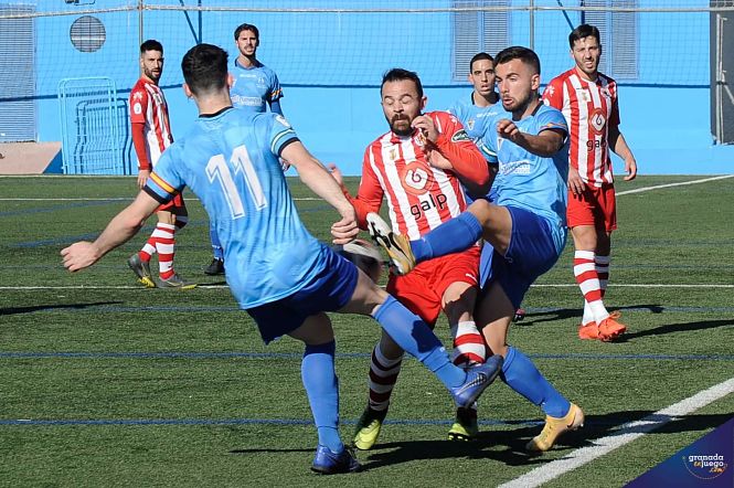 El partido estuvo lleno de intensidad (JOSÉ M. BALDOMERO) 