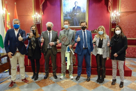 El Ayuntamiento de Granada recibe al tenista profesional granadino Roberto Carballés (AYUNTAMIENTO DE GRANADA) El Ayuntamiento de Granada recibe al tenista profesional granadino Roberto Carballés (AYUNTAMIENTO DE GRANADA)