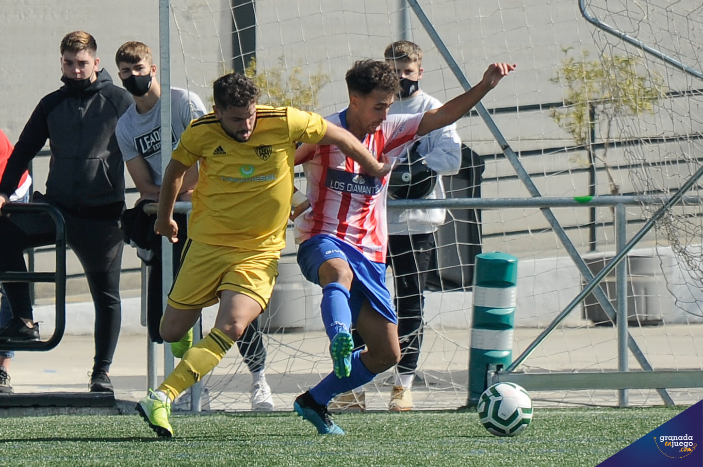 Una jugada del encuentro de la primera vuelta entre Arenas y Cubillas (JOSÉ M. BALDOMERO)